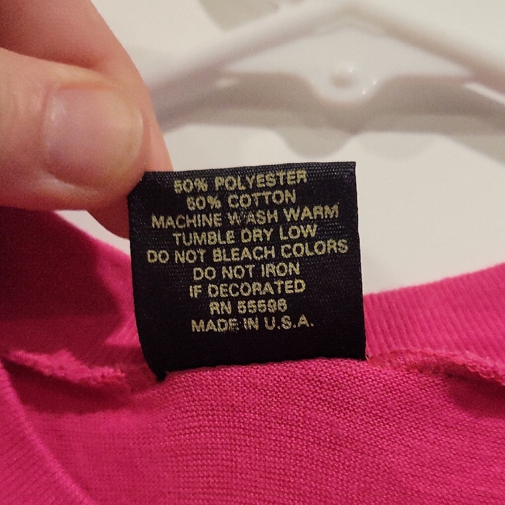 VINTAGE 90's Made In The USA Hot Pink Graphic Muscle Tee - Shark Surf Design - Picture 7 of 9